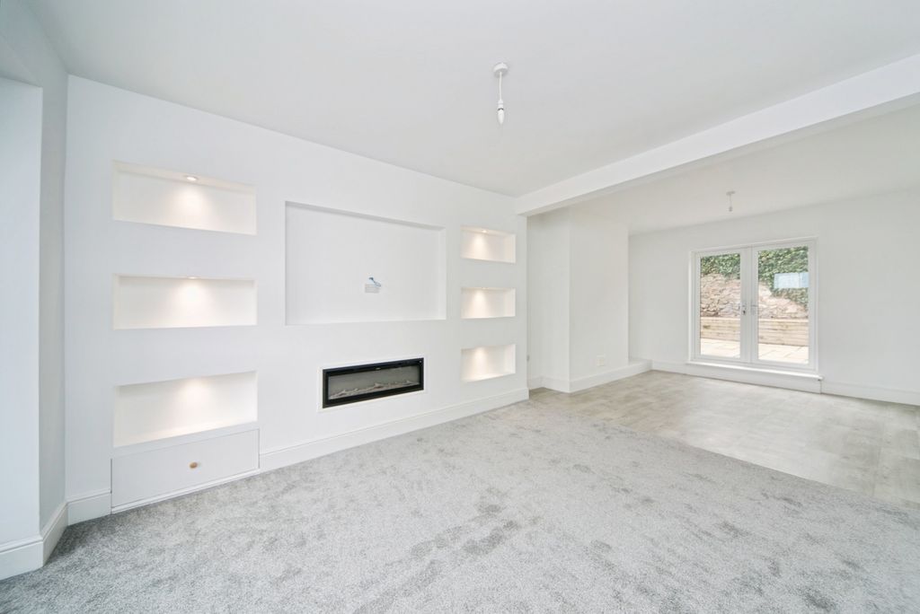 Property photo 2 of 20 Pbox-Img.Jpg