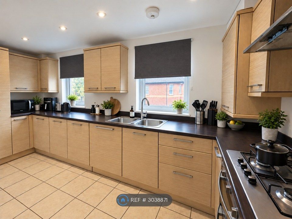 Property photo 2 of 6 Communal Kitchen