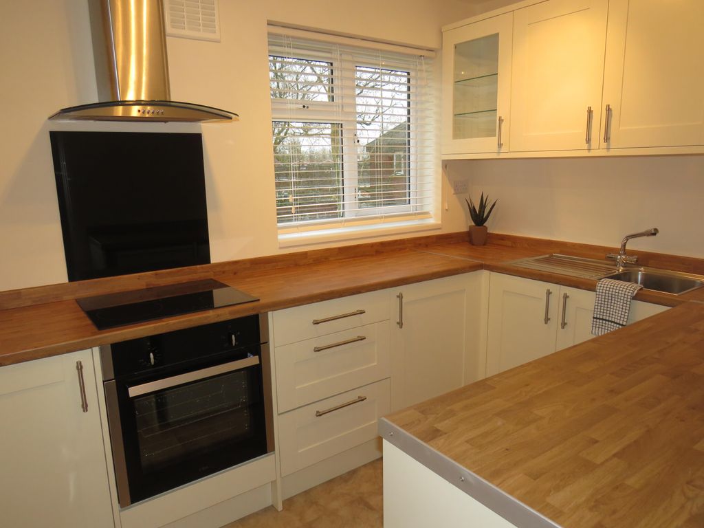 Property photo 1 of 9 Kitchen