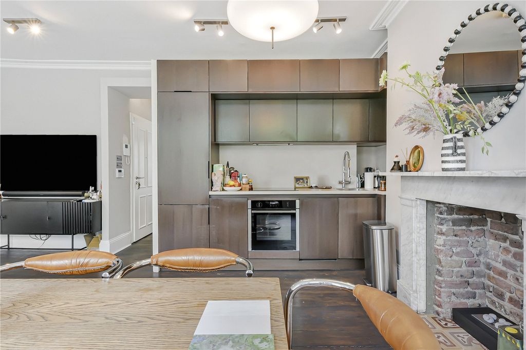 Property photo 2 of 14 Kitchen