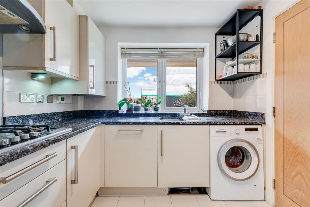 Property photo 3 of 13 Meadow View Road 14-6.Jpg