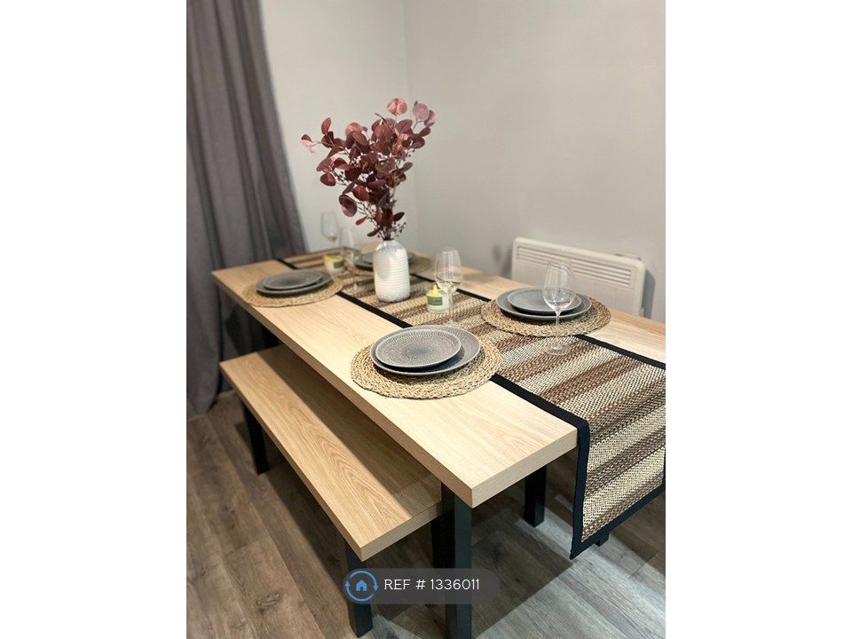 Property photo 3 of 14 Large Dining Room