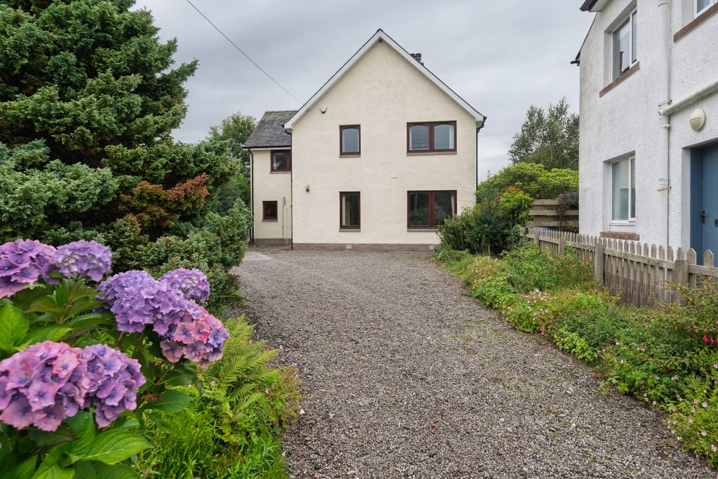Property photo 2 of 55