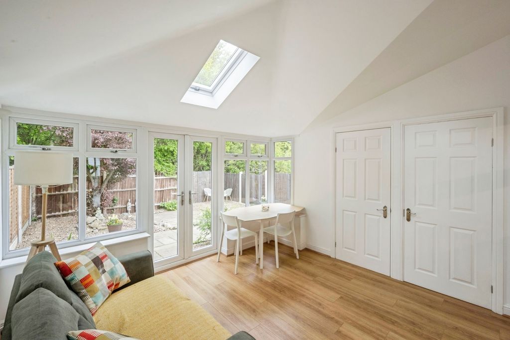 Property photo 3 of 20 Pbox-Img.Jpg