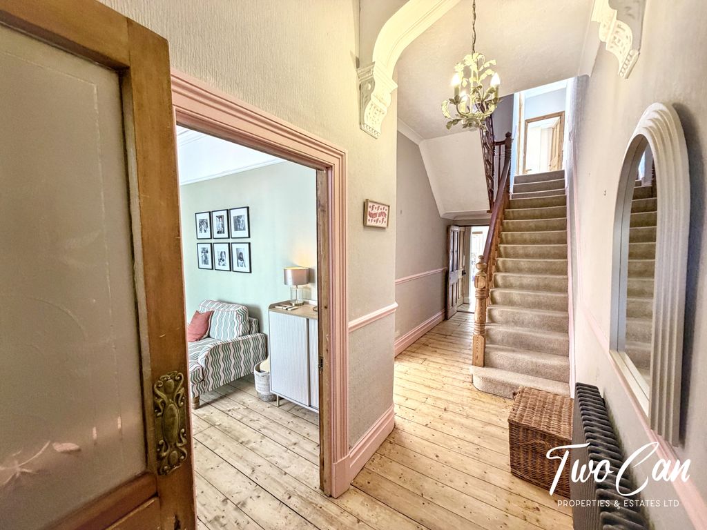 Property photo 3 of 38