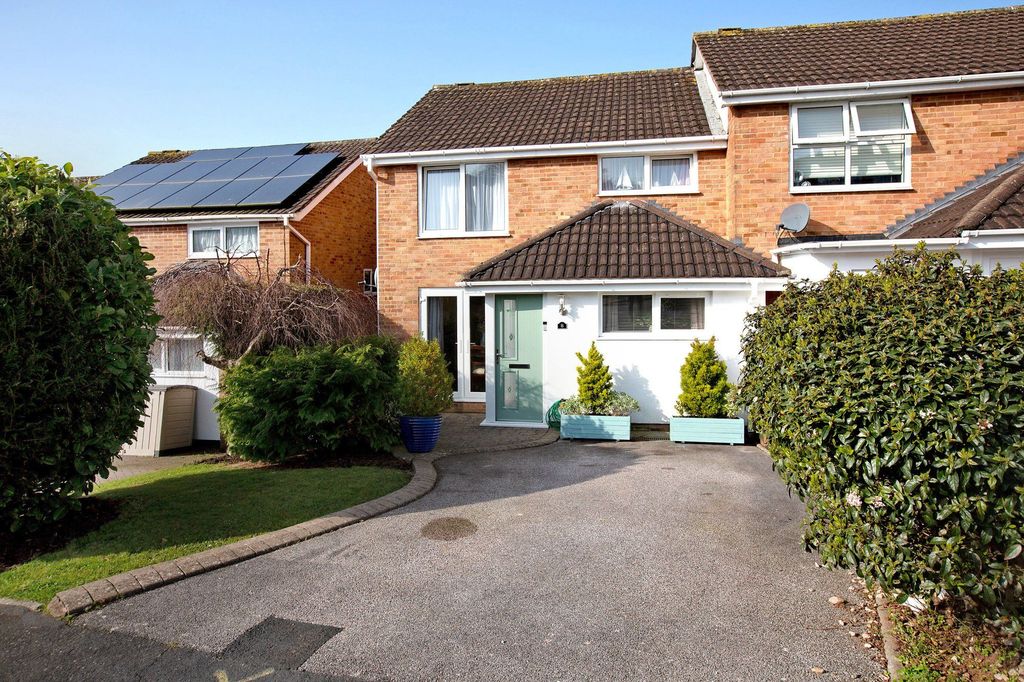 Property photo 1 of 34