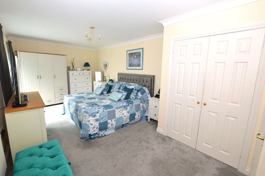Property photo 2 of 12 2 - Picture No. 19