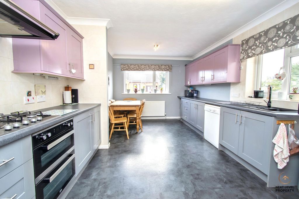 Property photo 2 of 36