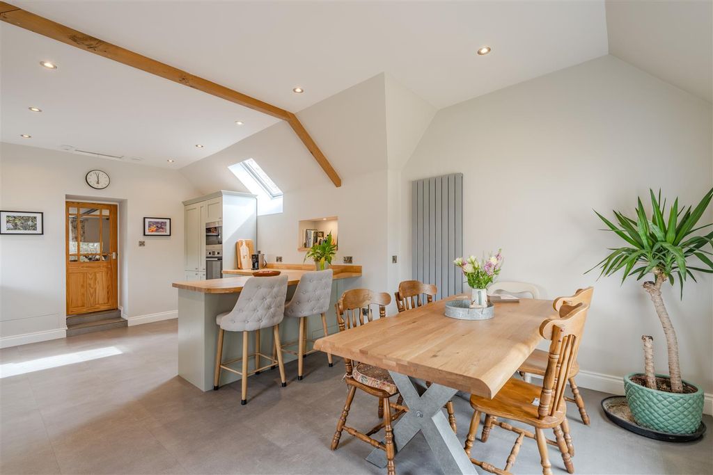 Property photo 2 of 33 15_Duns_Road_Swinton-7.Jpg