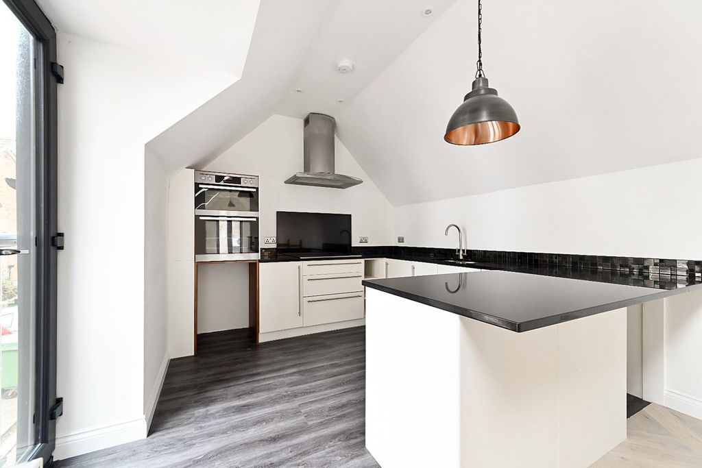 Property photo 3 of 15 Kitchen.Jpg