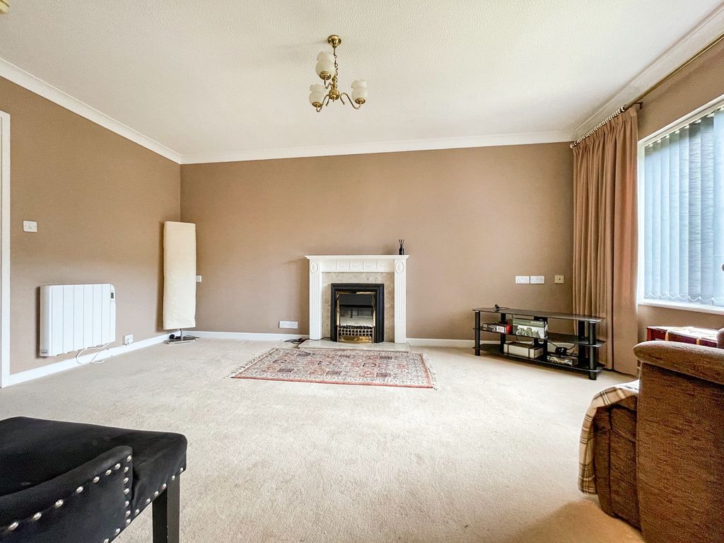 Property photo 3 of 8 4