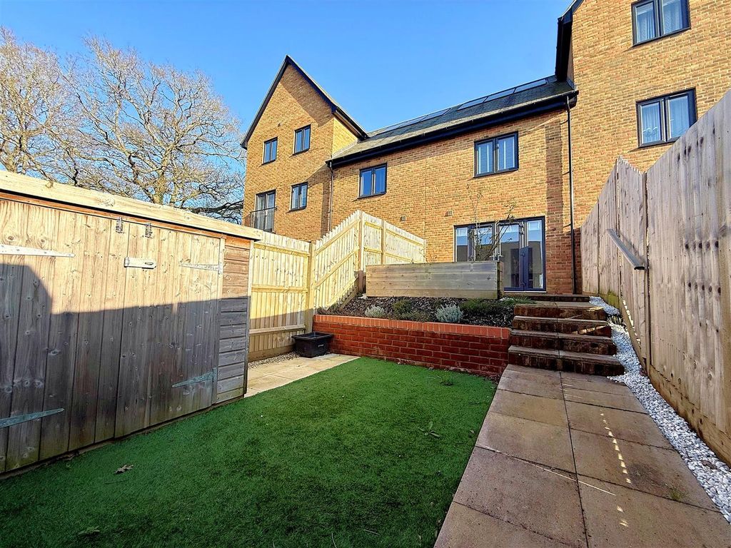 Property photo 2 of 12 Garden 2.Jpg