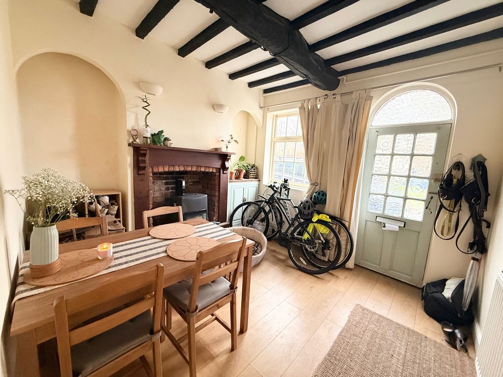 Property photo 2 of 9 Image