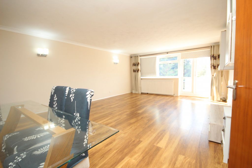 Property photo 3 of 12 Gallery
