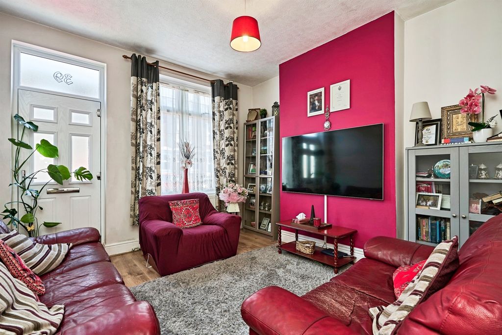 Property photo 2 of 19