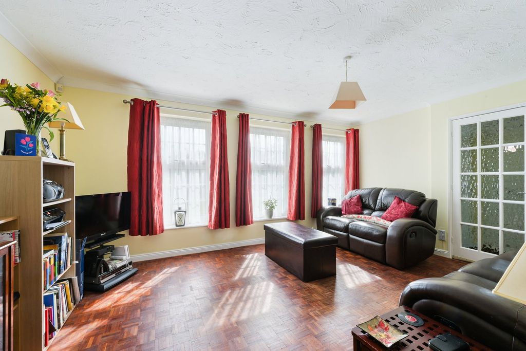 Additional image 7 of 4 bed detached house for saleBromford Close, Oxted RH8