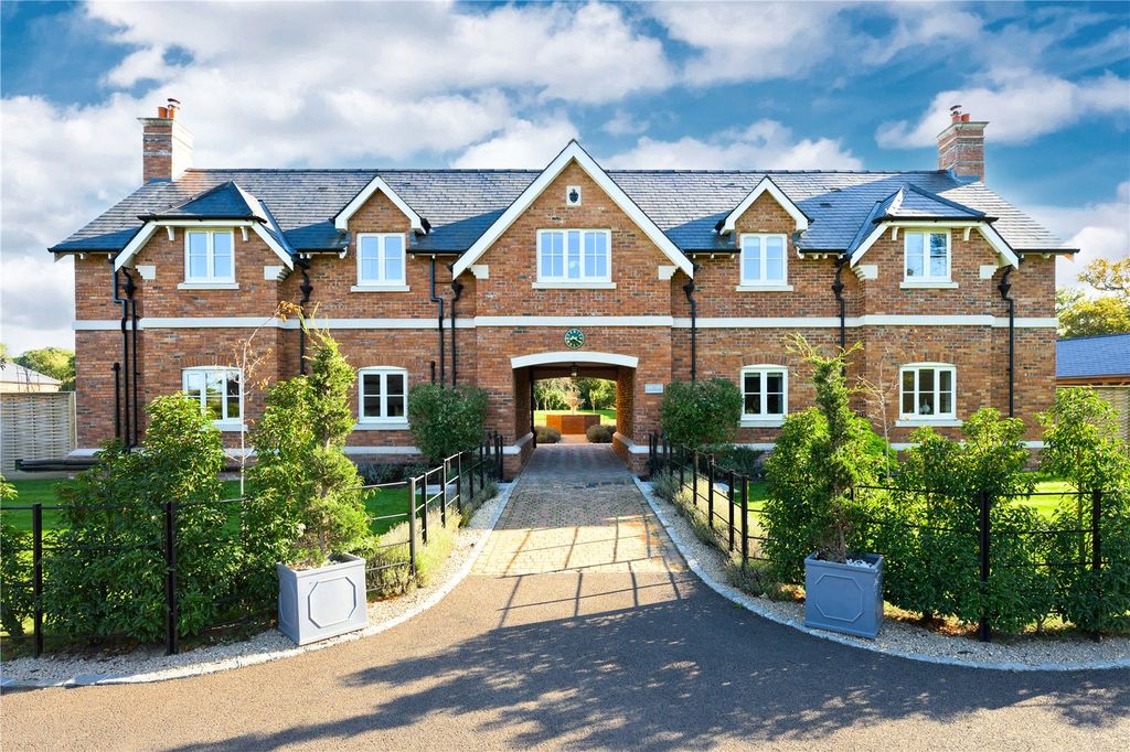 Property photo 1 of 15 Front Exterior