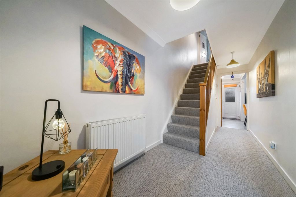 Property photo 2 of 22 Hallway