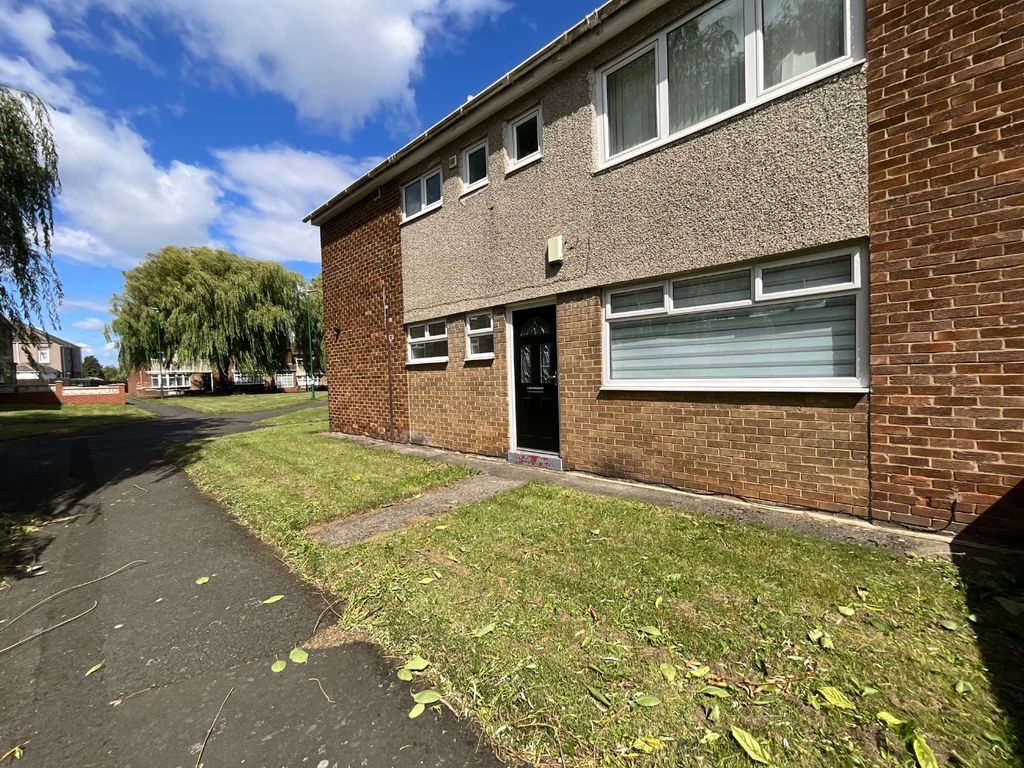 Property photo 3 of 12 4359357