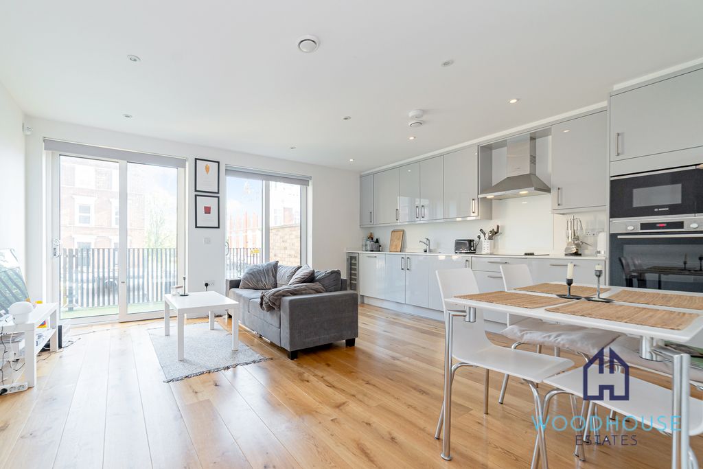 Property photo 1 of 6