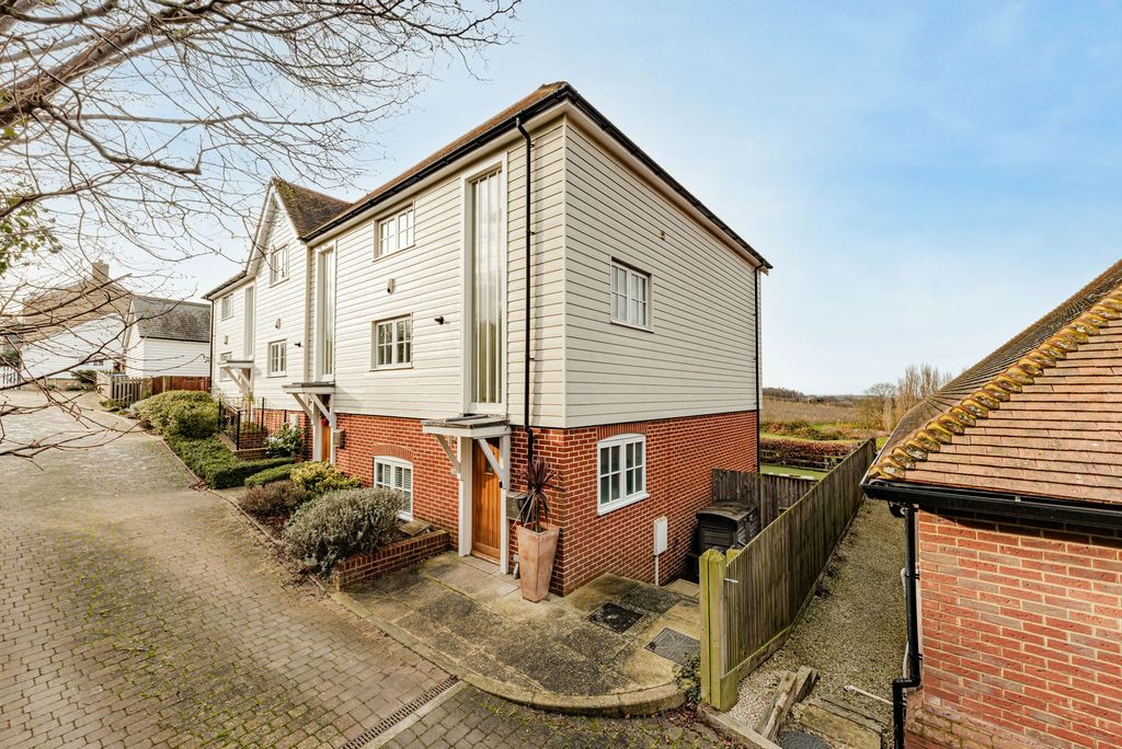 Property photo 1 of 48 Main (1)