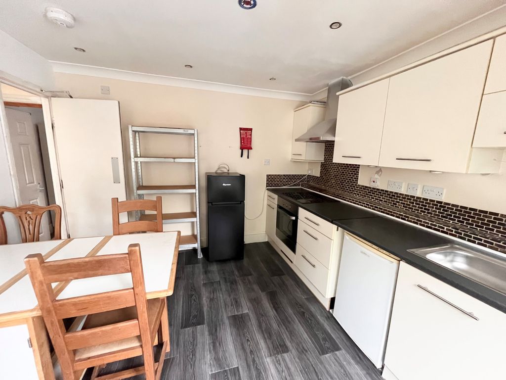 Property photo 3 of 12 Gallery