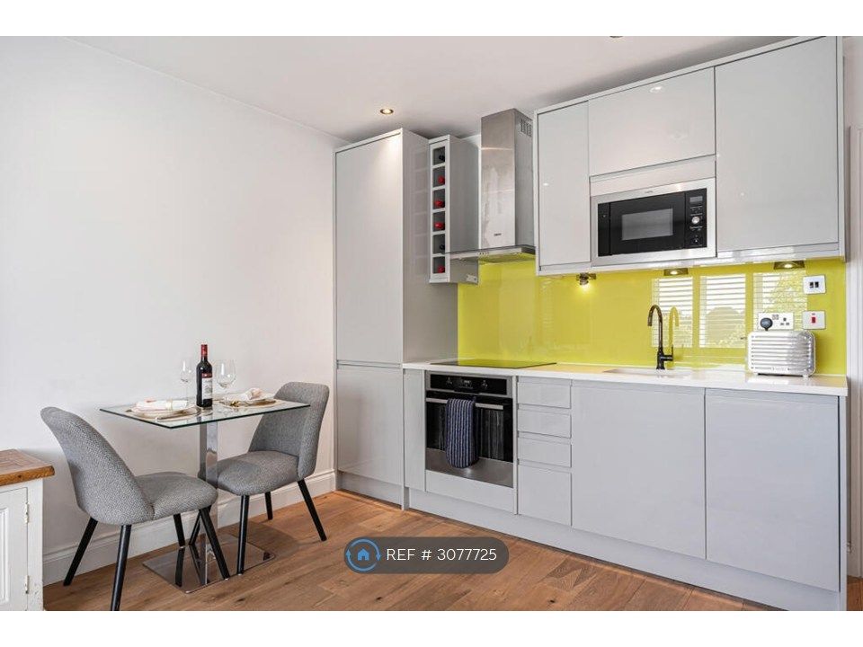 Property photo 2 of 12 Lounge/Kitchen