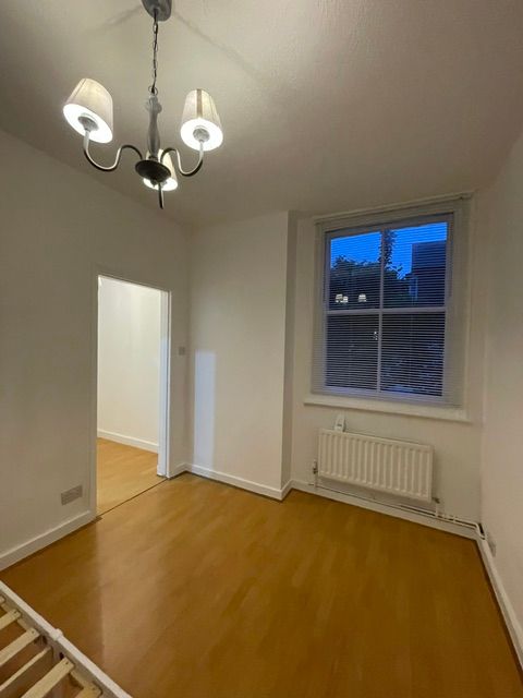 Property photo 1 of 9 1 Bed Flat To Rent Shakespeare Road, Worthing Bn11
