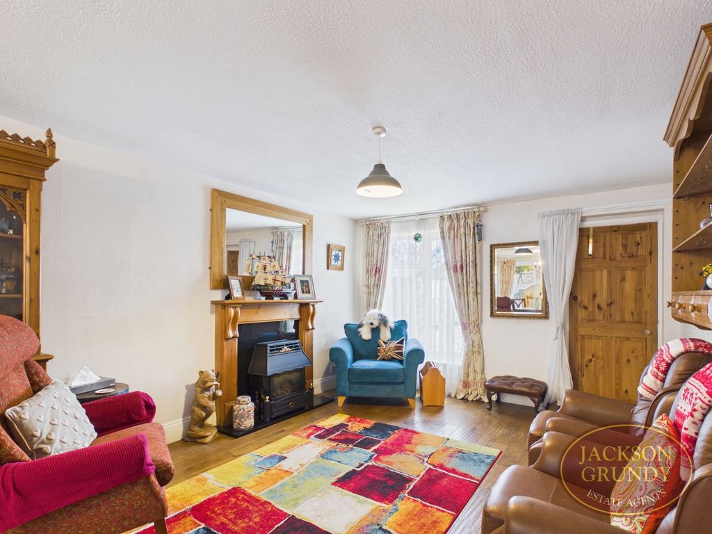 Property photo 3 of 17 Elmington Road