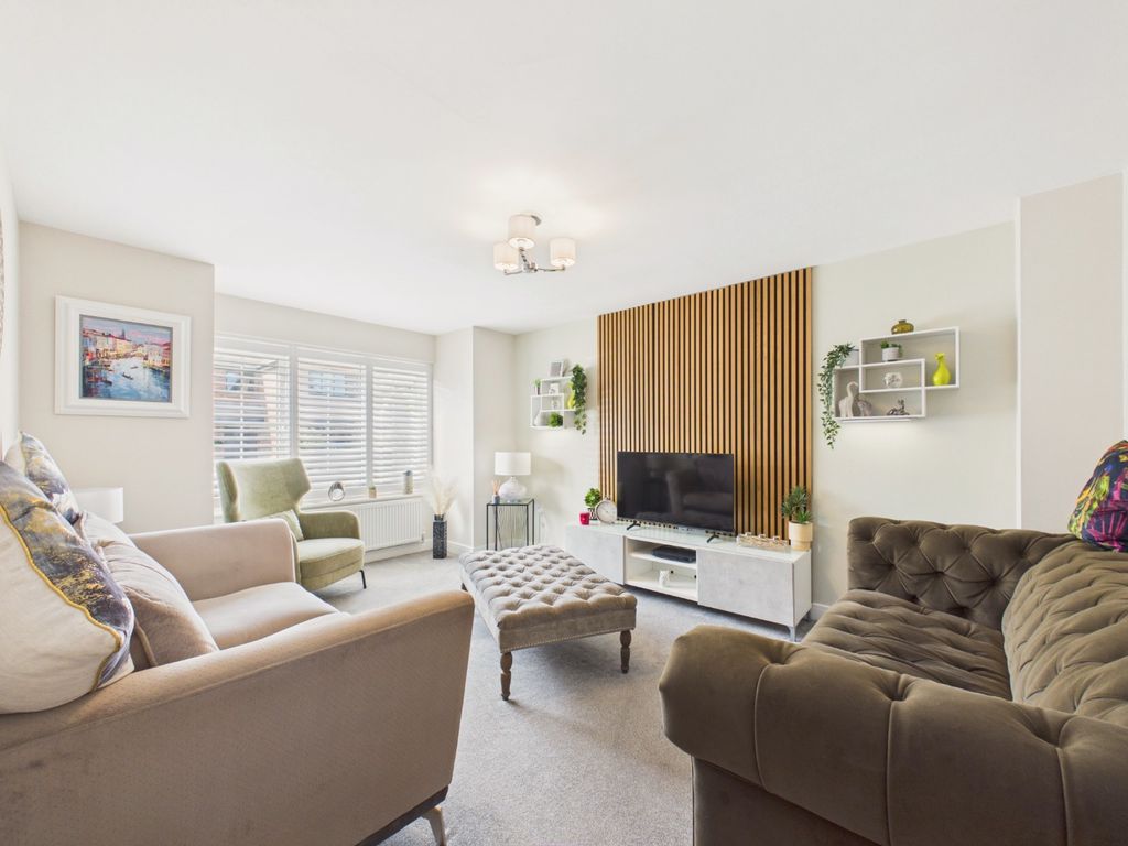 Property photo 2 of 22 5367733