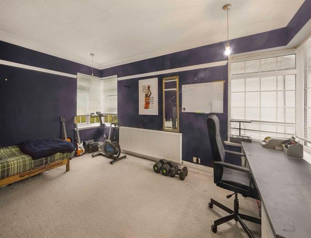 Property photo 2 of 37