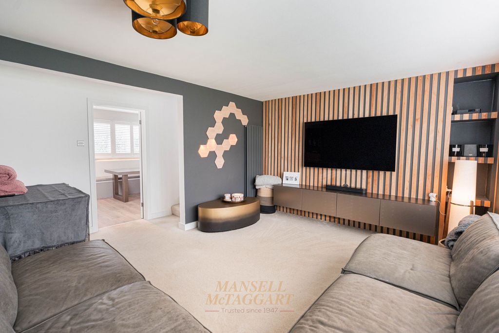 Property photo 3 of 27