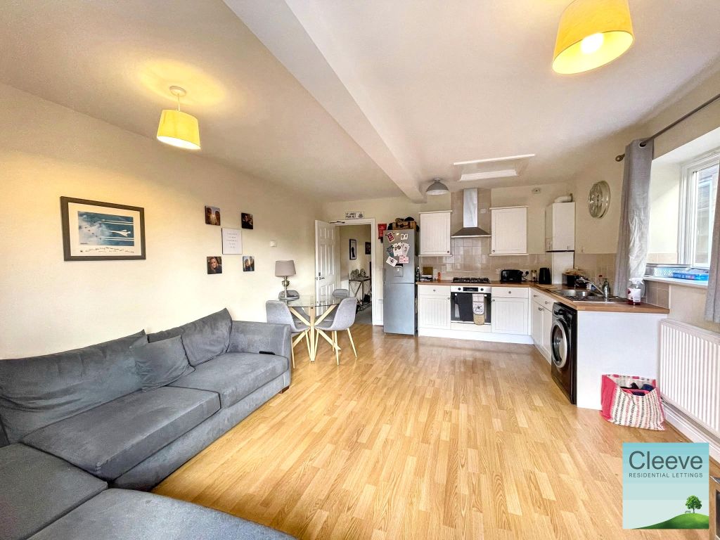 Property photo 2 of 8 81727369-715B-45d7-87c3-8B5Dbac1F74F