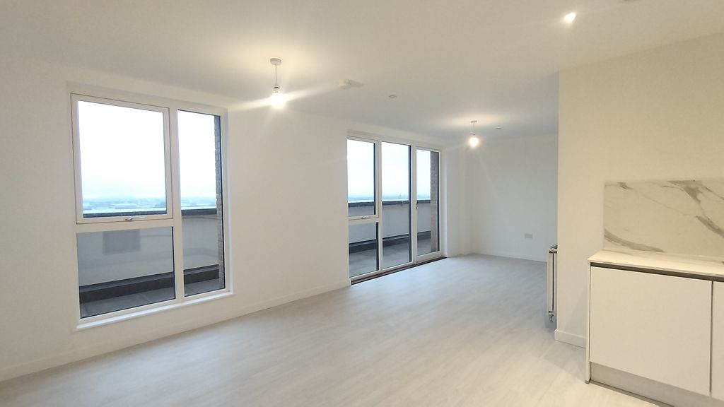 Property photo 2 of 12 Bedroom 1