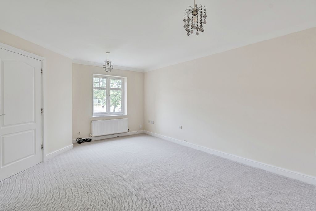 Property photo 2 of 20 Pbox-Img.Jpg
