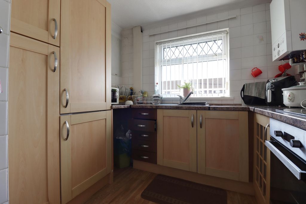 Property photo 3 of 12 Kitchen