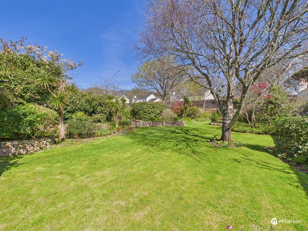Property photo 3 of 32 Cam05092G0-Pr0031-Still035.Jpg