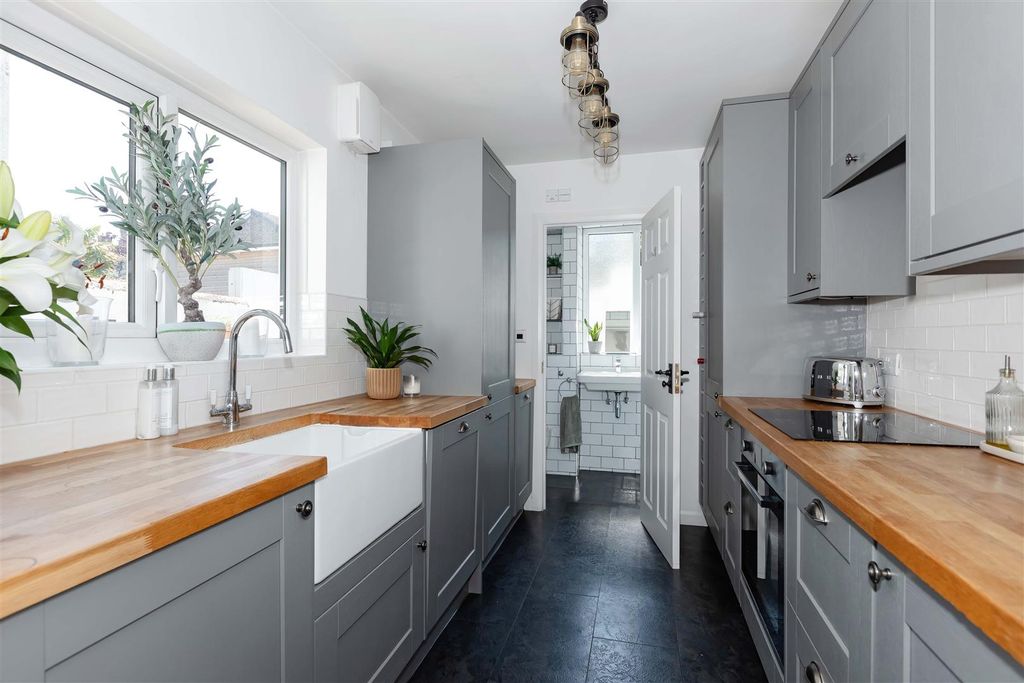 Property photo 2 of 13 Howard St_3.Jpg