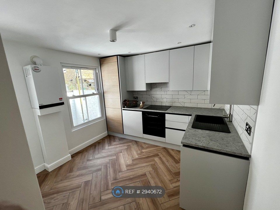 Property photo 1 of 9 Kitchen