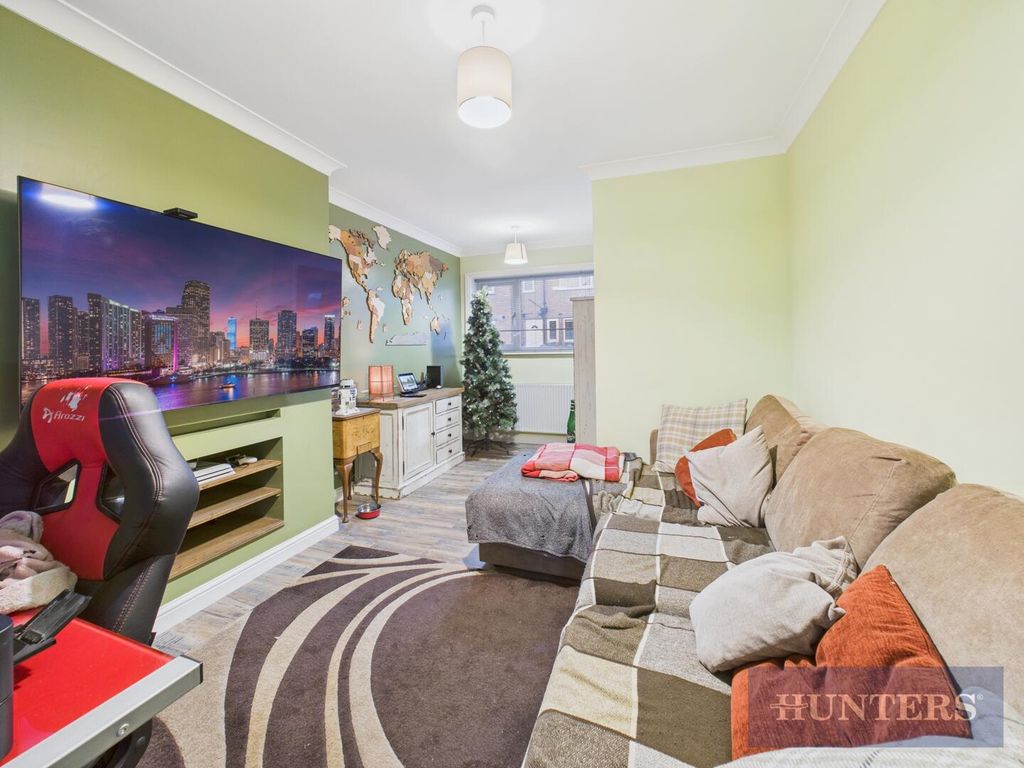 Property photo 2 of 17 Living Room