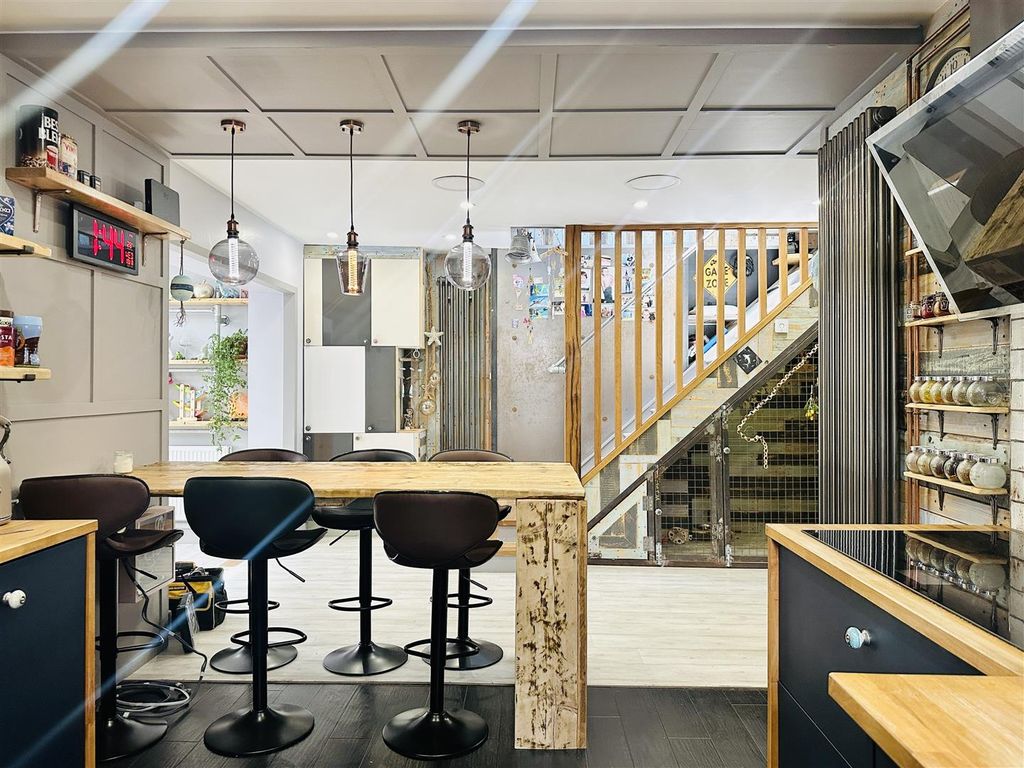 Property photo 1 of 38 Kitchen & Diner