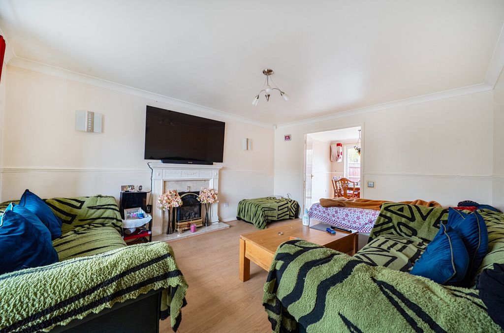 Property photo 3 of 14 150095613