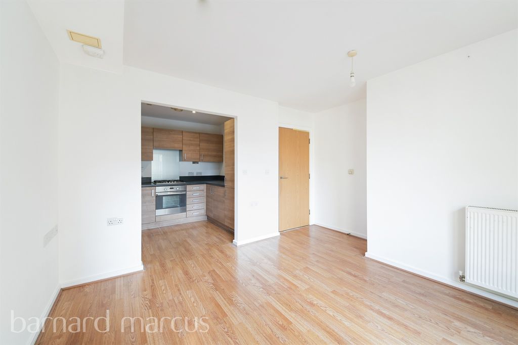 Property photo 2 of 8