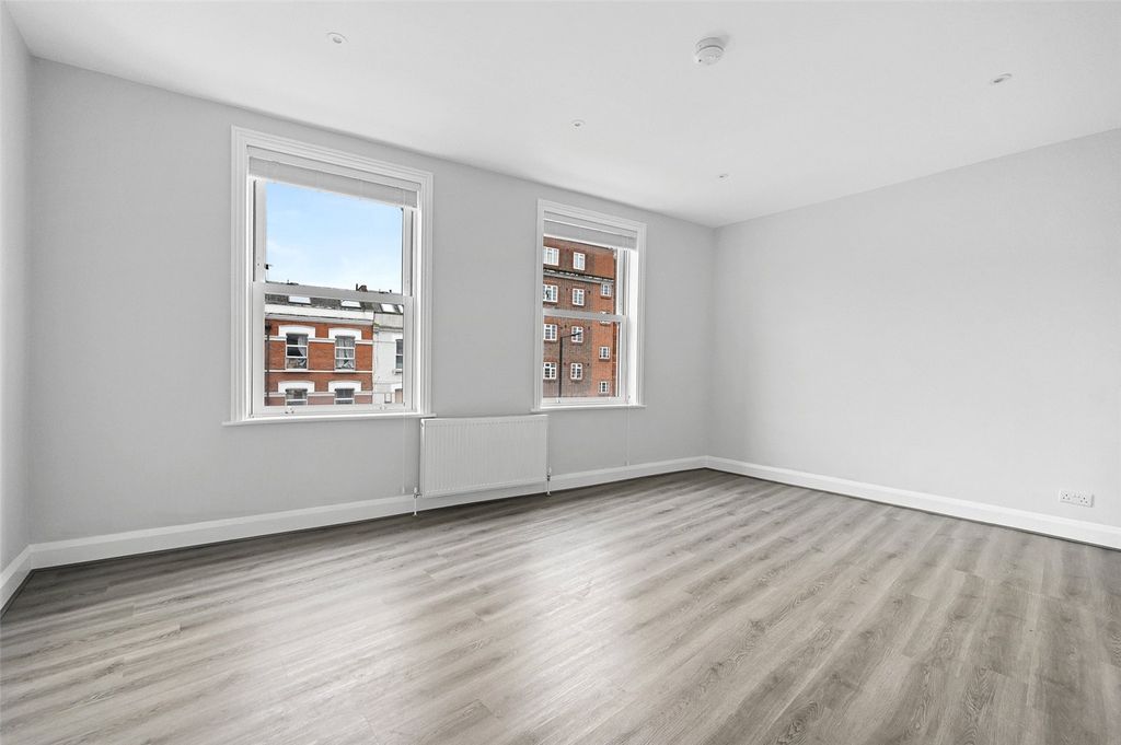 Property photo 1 of 10 Reception Rom