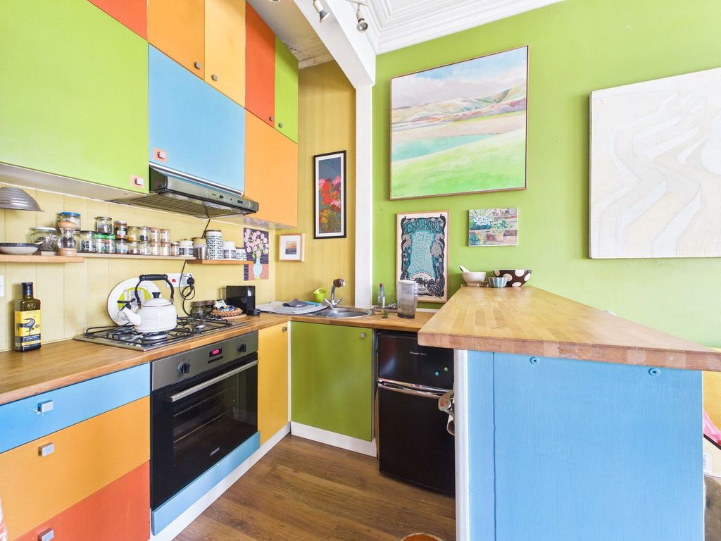 Property photo 3 of 11