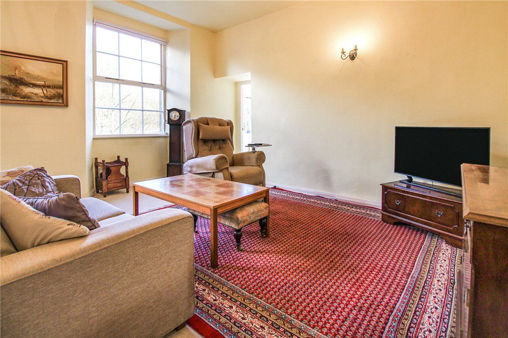 Property photo 2 of 17 Living Area