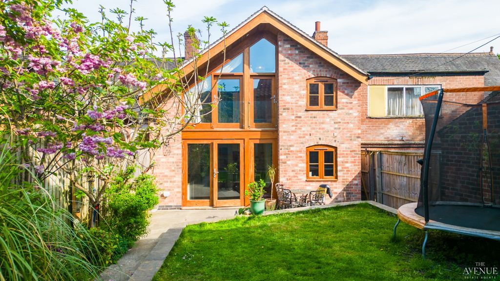 Property photo 2 of 17 4133666