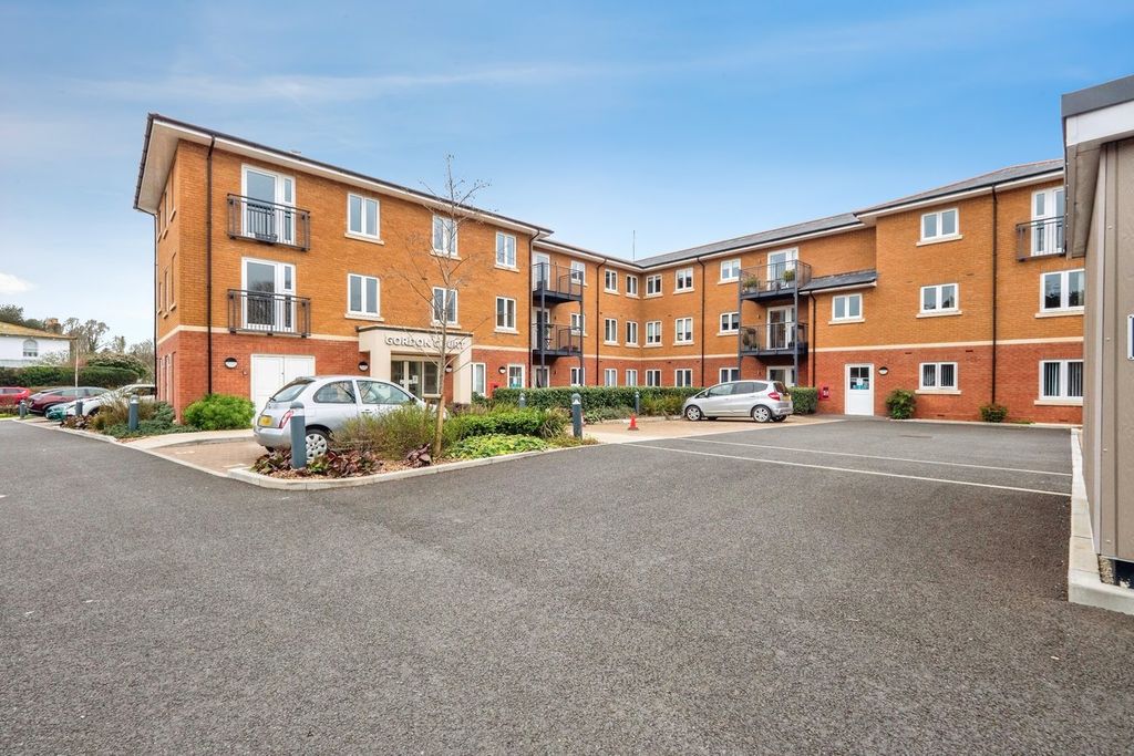 Property photo 1 of 11