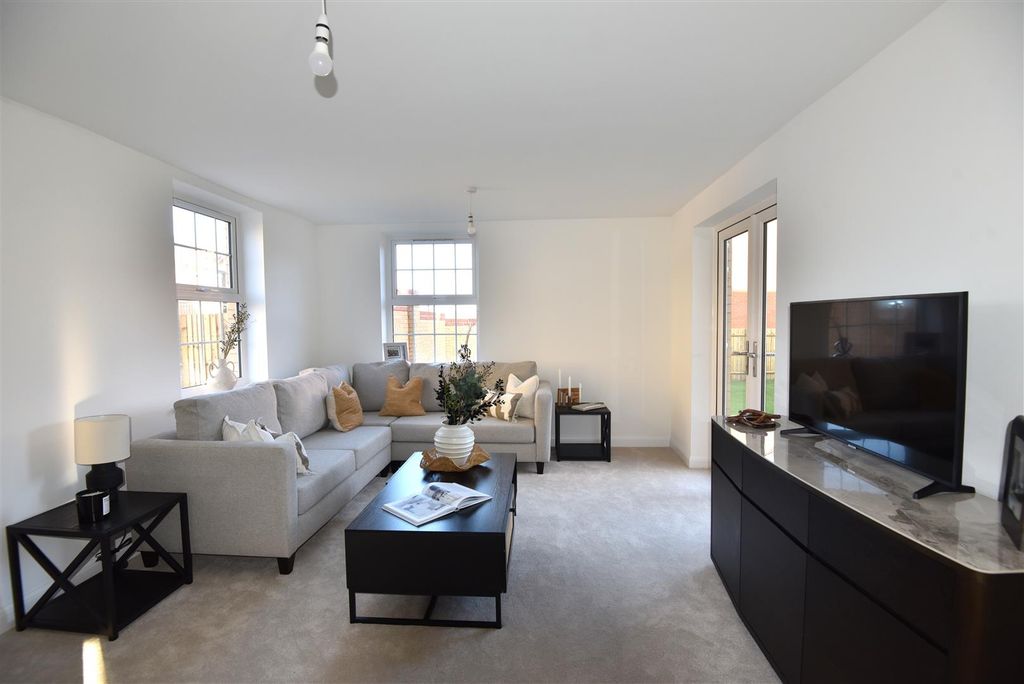 Property photo 2 of 12