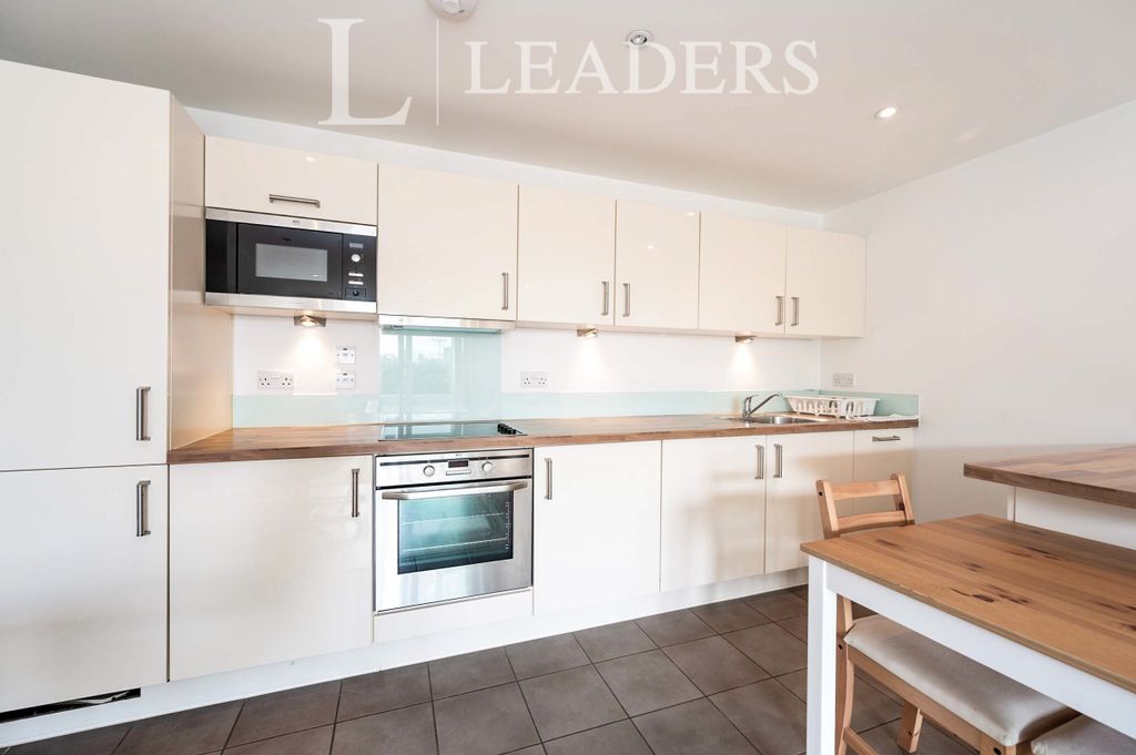 Property photo 3 of 11 3
